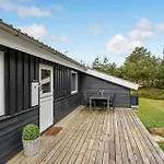 Front In With Sauna Holiday home Blavand