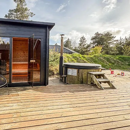 Front In With Sauna Holiday home